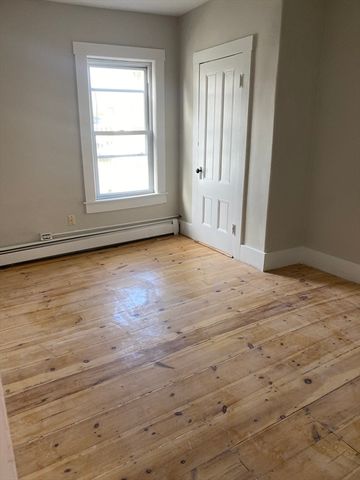 96 Midland St 1, Lowell, MA 01851