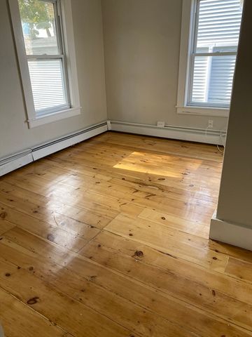 96 Midland St 1, Lowell, MA 01851