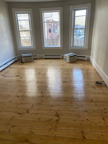 96 Midland St 1, Lowell, MA 01851