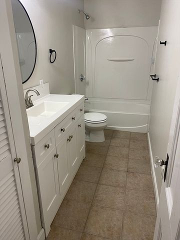 96 Midland St 1, Lowell, MA 01851