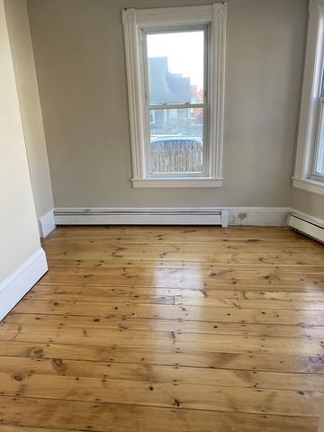 96 Midland St 1, Lowell, MA 01851