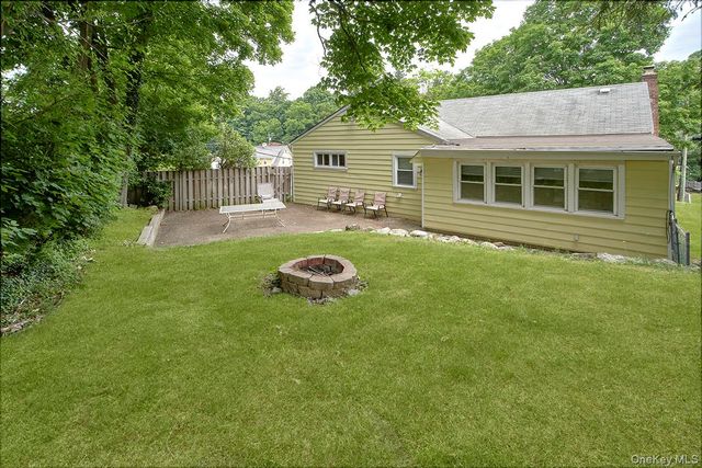 910 Linda Avenue, Thornwood, NY 10594