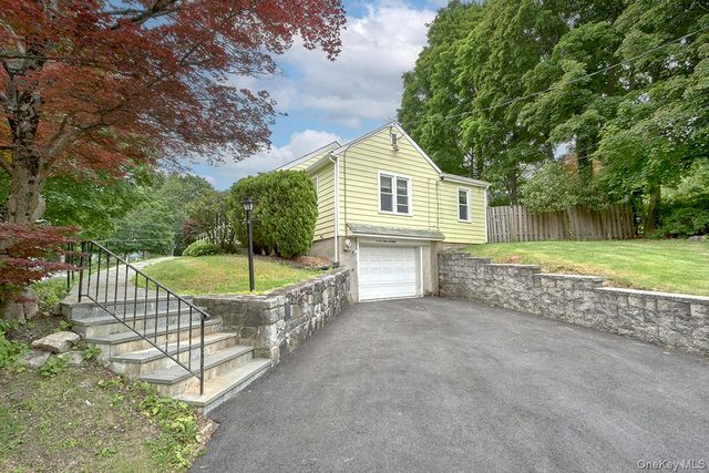 910 Linda Avenue, Thornwood, NY 10594
