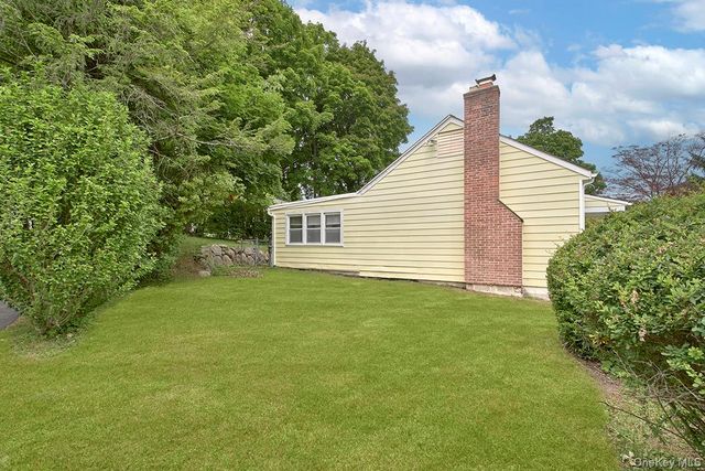 910 Linda Avenue, Thornwood, NY 10594