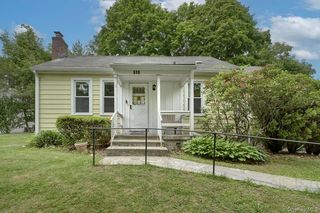 910 Linda Avenue, Thornwood, NY 10594