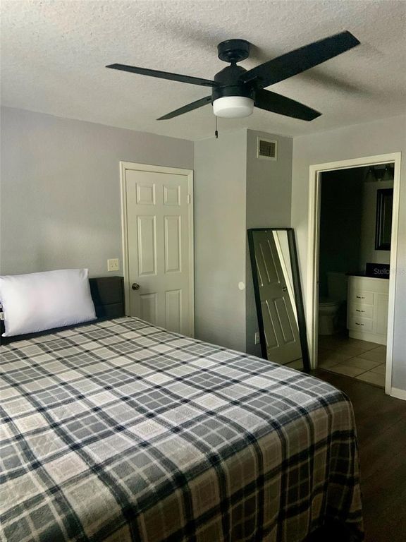 Image 11 of property listing at 8939 LATREC AVENUE 1307, Orlando, FL 32819