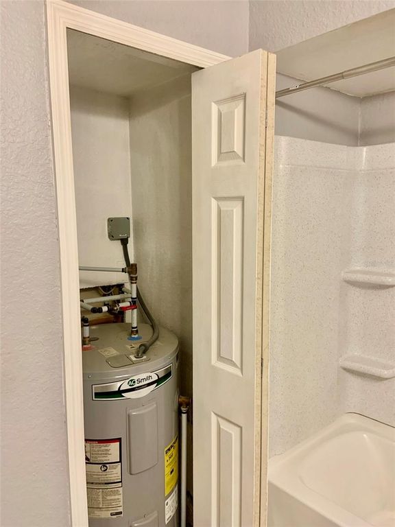 Image 14 of property listing at 8939 LATREC AVENUE 1307, Orlando, FL 32819