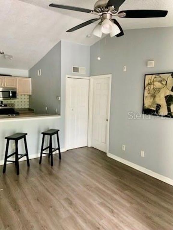 Image 5 of property listing at 8939 LATREC AVENUE 1307, Orlando, FL 32819