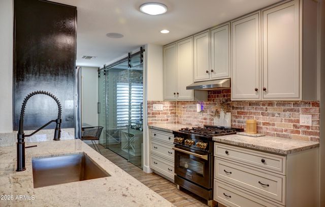 2016 E STATE Avenue, Phoenix, AZ 85020