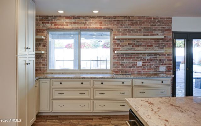 2016 E STATE Avenue, Phoenix, AZ 85020