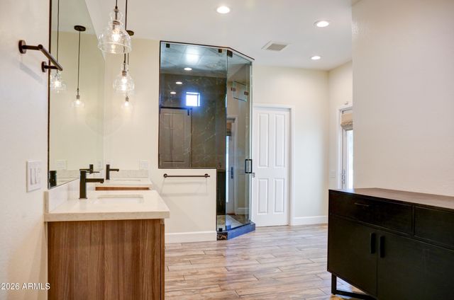 2016 E STATE Avenue, Phoenix, AZ 85020