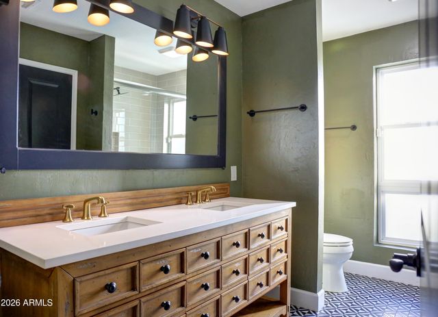 2016 E STATE Avenue, Phoenix, AZ 85020