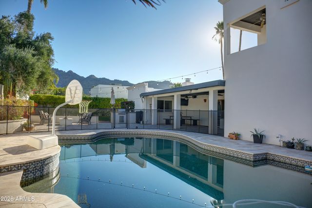 2016 E STATE Avenue, Phoenix, AZ 85020