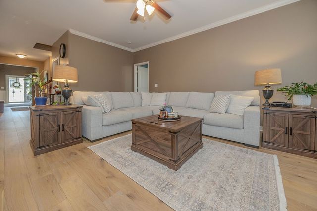 5793 Napa Valley Dr, Smyrna, TN 37167
