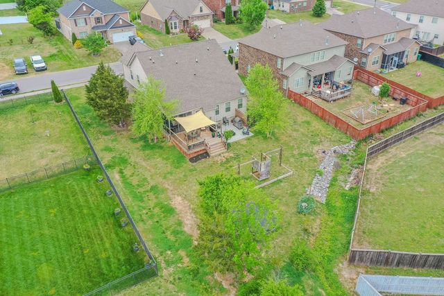5793 Napa Valley Dr, Smyrna, TN 37167