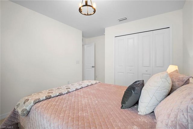 17741 paradiso WAY, North Fort Myers, FL 33917