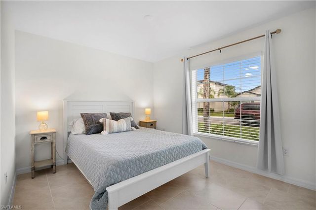 17741 paradiso WAY, North Fort Myers, FL 33917