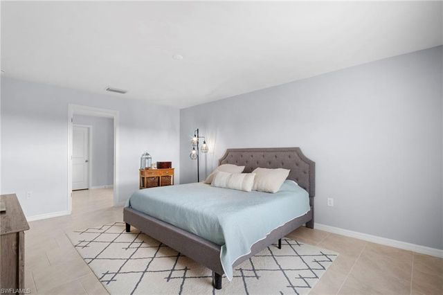 17741 paradiso WAY, North Fort Myers, FL 33917