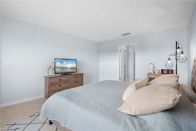 17741 paradiso WAY, North Fort Myers, FL 33917