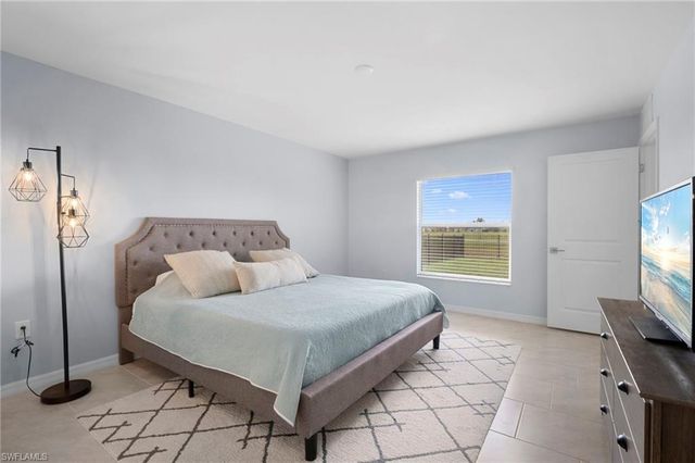 17741 paradiso WAY, North Fort Myers, FL 33917