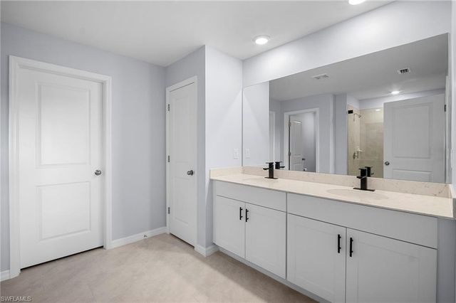 17741 paradiso WAY, North Fort Myers, FL 33917