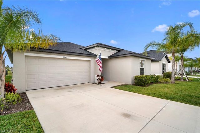17741 paradiso WAY, North Fort Myers, FL 33917