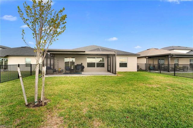 17741 paradiso WAY, North Fort Myers, FL 33917