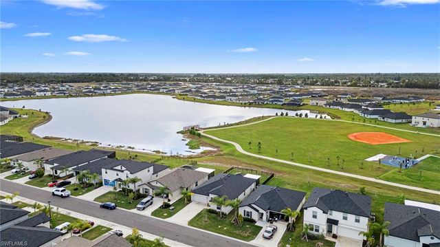 17741 paradiso WAY, North Fort Myers, FL 33917