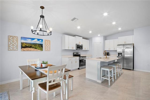 17741 paradiso WAY, North Fort Myers, FL 33917