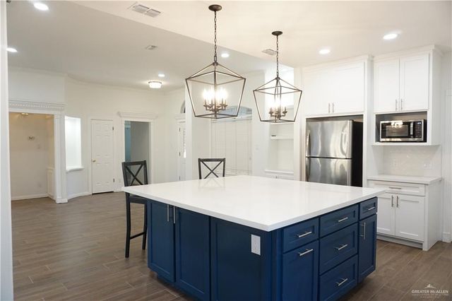 421 E Redbud Avenue, Mcallen, TX 78504