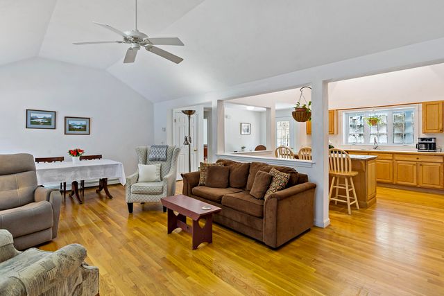 30 Grant Breen Drive, Mashpee, MA 02649