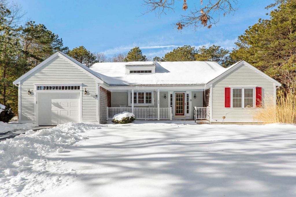 30 Grant Breen Drive, Mashpee, MA 02649