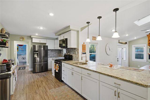 99 George Arden Avenue, Warwick, RI 02886