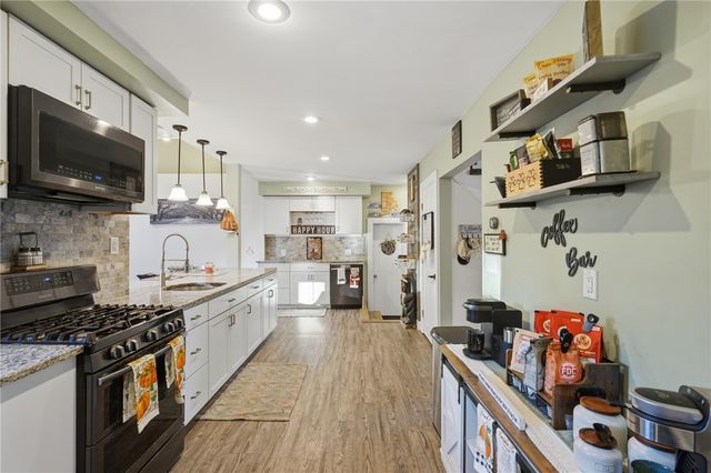 99 George Arden Avenue, Warwick, RI 02886