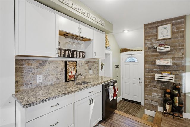 99 George Arden Avenue, Warwick, RI 02886