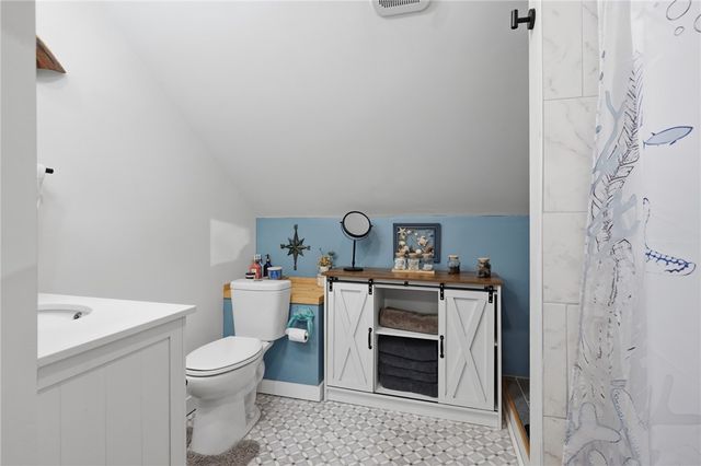 99 George Arden Avenue, Warwick, RI 02886