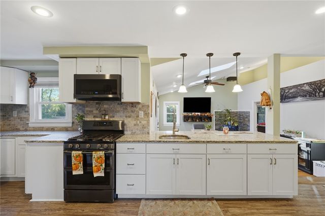 99 George Arden Avenue, Warwick, RI 02886