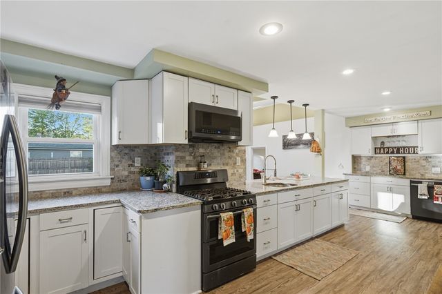 99 George Arden Avenue, Warwick, RI 02886