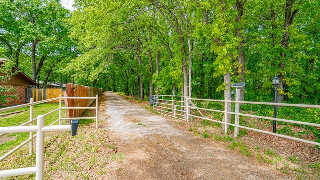 6520 Fall Creek Highway, Granbury, TX 76049