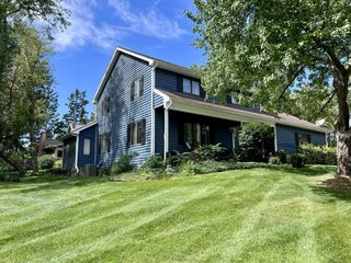 143 Mccullom Street, Crystal Lake, IL 60014