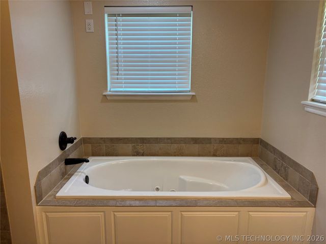 67 Magnolia Drive, Lone Grove, OK 73401