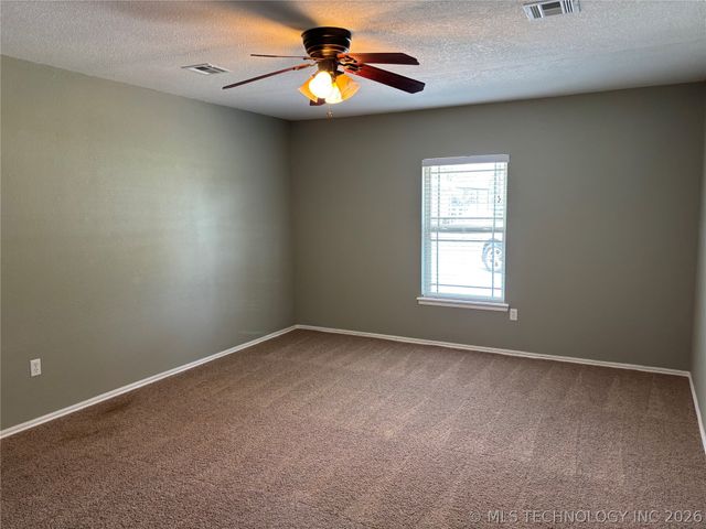 67 Magnolia Drive, Lone Grove, OK 73401