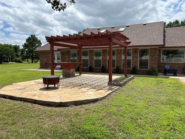 67 Magnolia Drive, Lone Grove, OK 73401