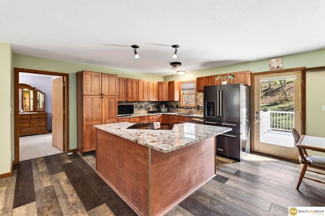 9678 Oak Valley Road, Blair, NE 68008