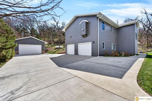 9678 Oak Valley Road, Blair, NE 68008