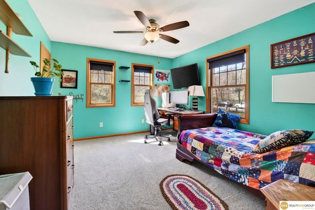 9678 Oak Valley Road, Blair, NE 68008