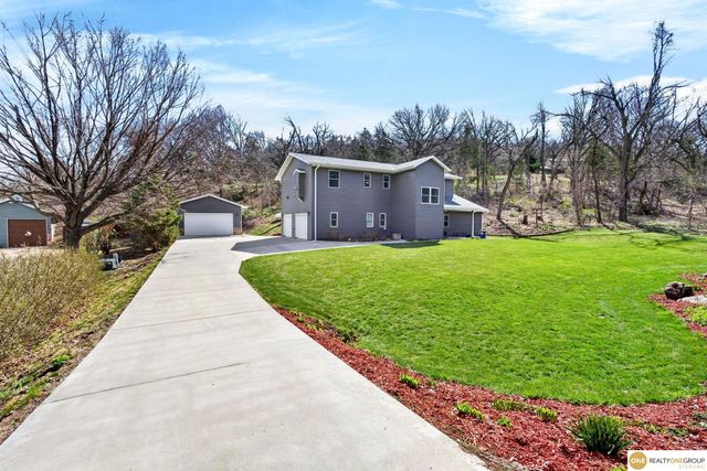 9678 Oak Valley Road, Blair, NE 68008