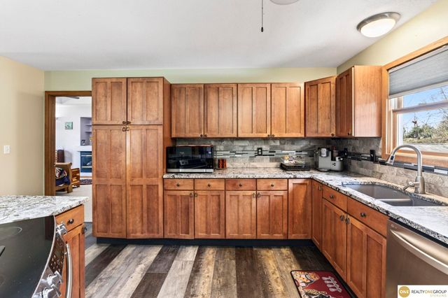 9678 Oak Valley Road, Blair, NE 68008
