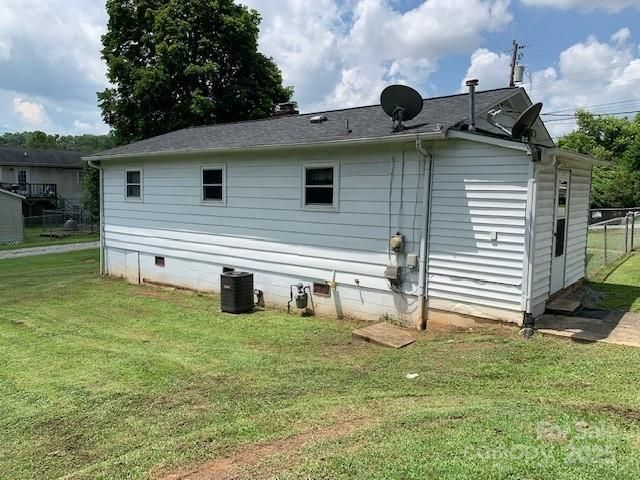 507 Spruce Street SW, Lenoir, NC 28645