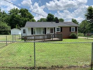 507 Spruce Street SW, Lenoir, NC 28645